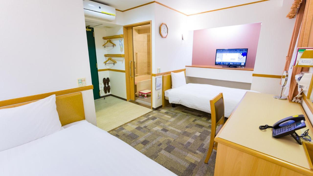 Toyoko Inn Yokohama Tsurumi Eki Higashi Guchi Bilik gambar